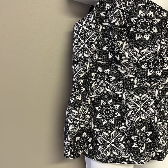 Torrid Black White Lace Print Sweetheart Peplum Top w/ Back Zipper-Size 2=2X - Picture 8 of 16